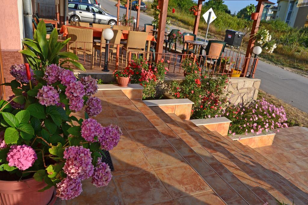 Svetlana Hotel Byala  Exterior photo